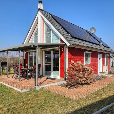 Awesome home in Zerpenschleuse with 2 Bedrooms Buitenkant foto