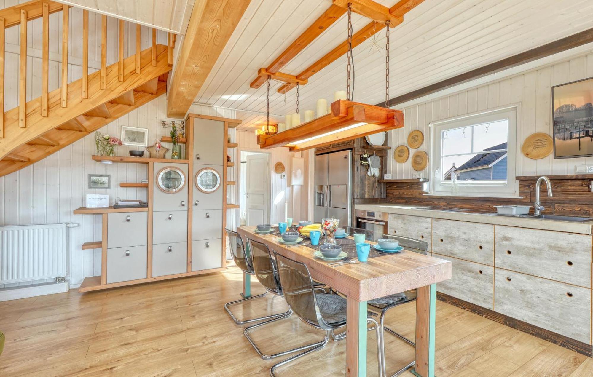 Awesome home in Zerpenschleuse with 2 Bedrooms Buitenkant foto