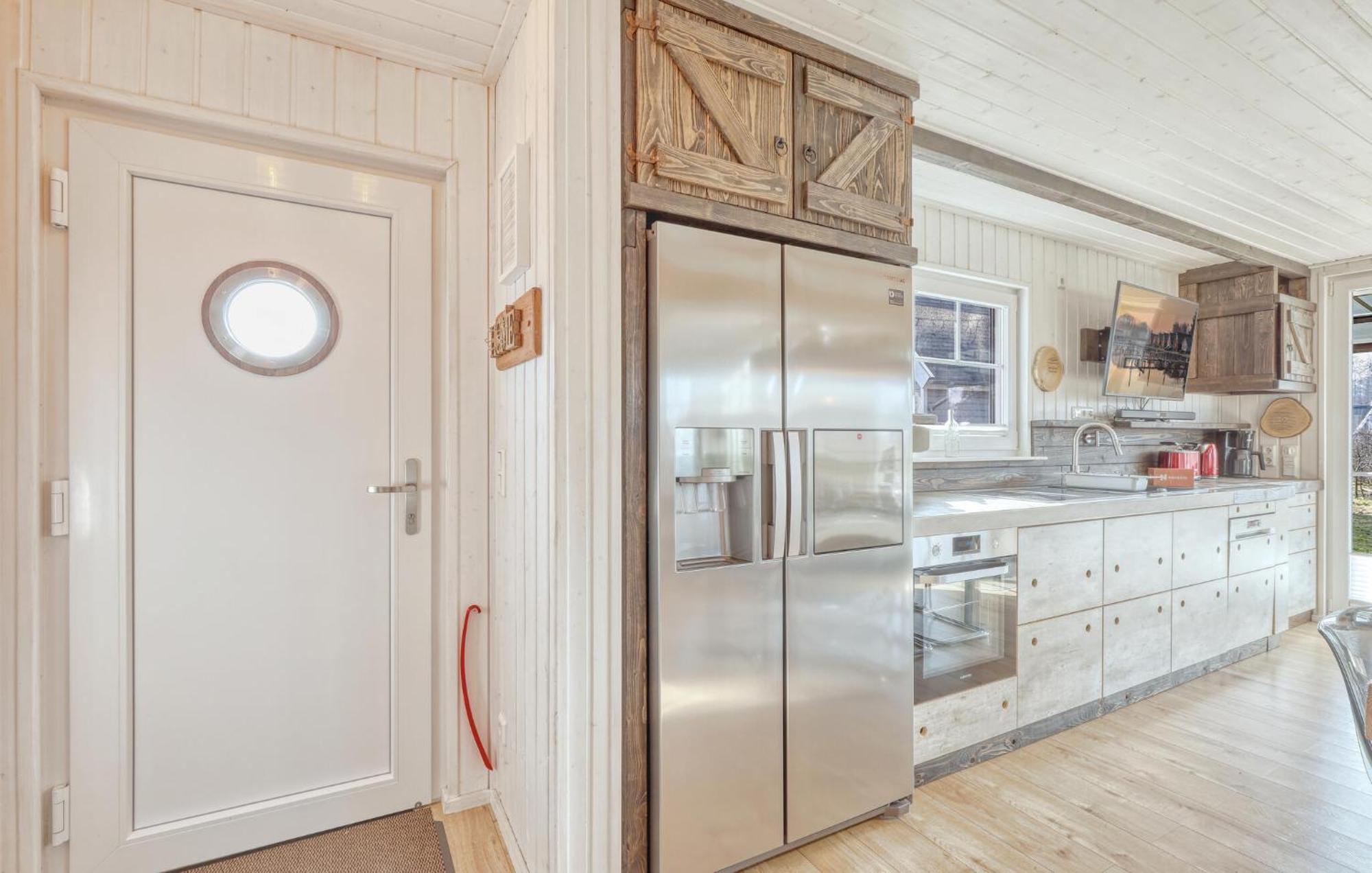 Awesome home in Zerpenschleuse with 2 Bedrooms Buitenkant foto