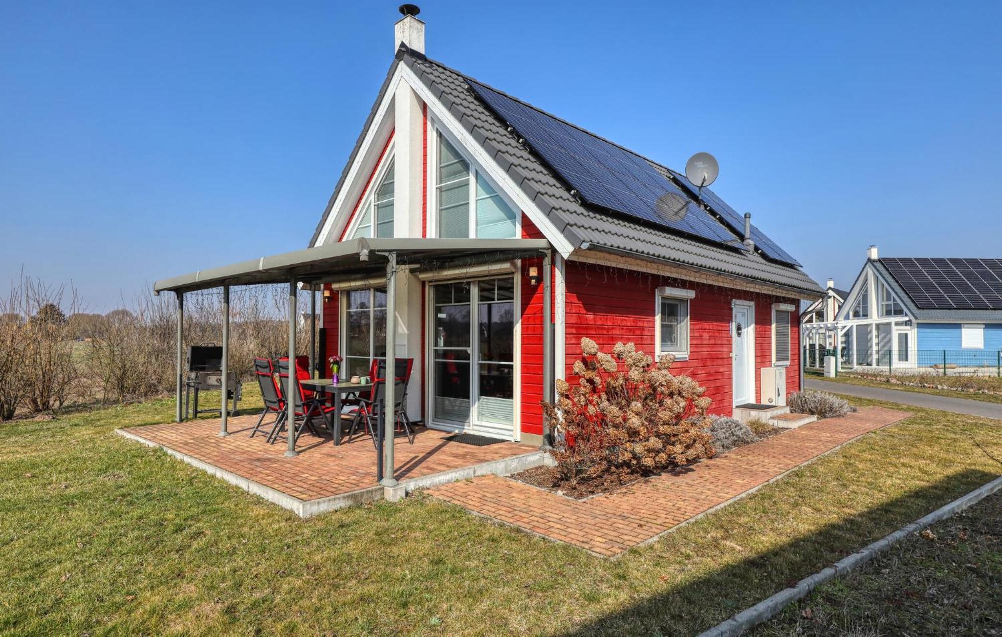 Awesome home in Zerpenschleuse with 2 Bedrooms Buitenkant foto