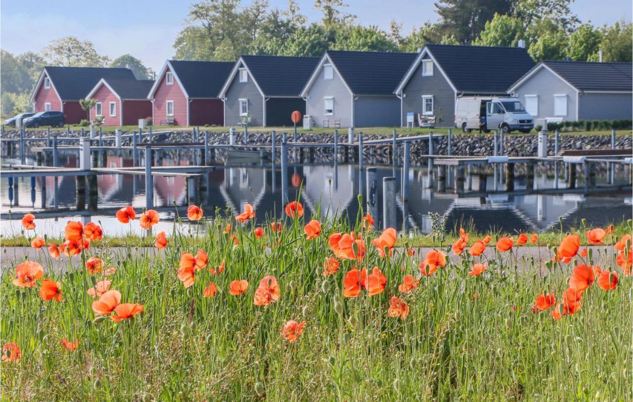 Awesome home in Zerpenschleuse with 2 Bedrooms Buitenkant foto